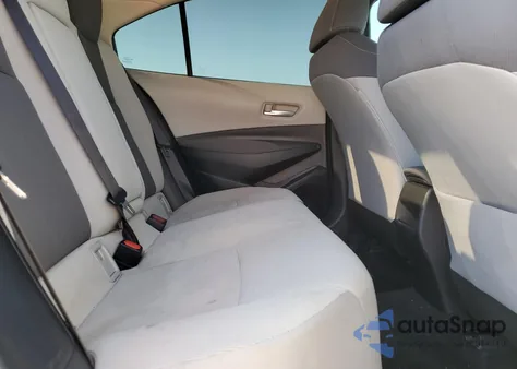 2021 Toyota Corolla Le z USA, uszkodzony, nr VIN 5YFEPMAE4MP241932